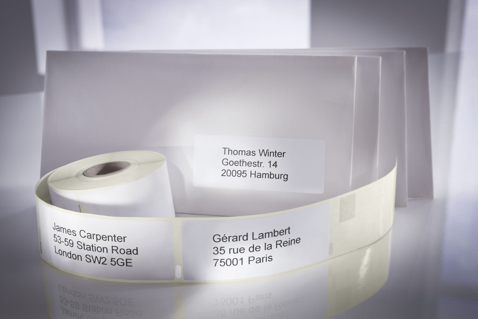 Thermodirekt-Rollenetikettendrucker ermöglichen kostengünstiges Etikettieren.