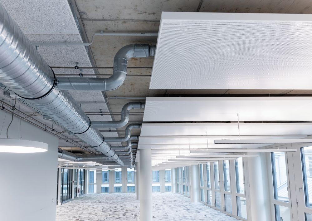 Moderner Industrie-Look: Das Lüftungssystem von Vallox trägt zu einem angenehmen Arbeitsklima bei. Abbildung: Vallox GmbH