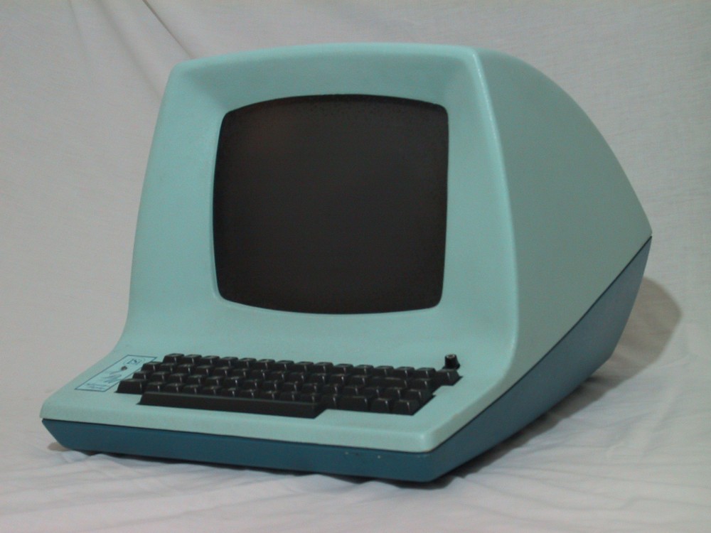 Office-Monitor: Der ADM-3A aus dem Jahr 1976 zählt zu den ersten Computer-Terminals. Er hatte einen 12-Zoll-Monochrombildschirm.