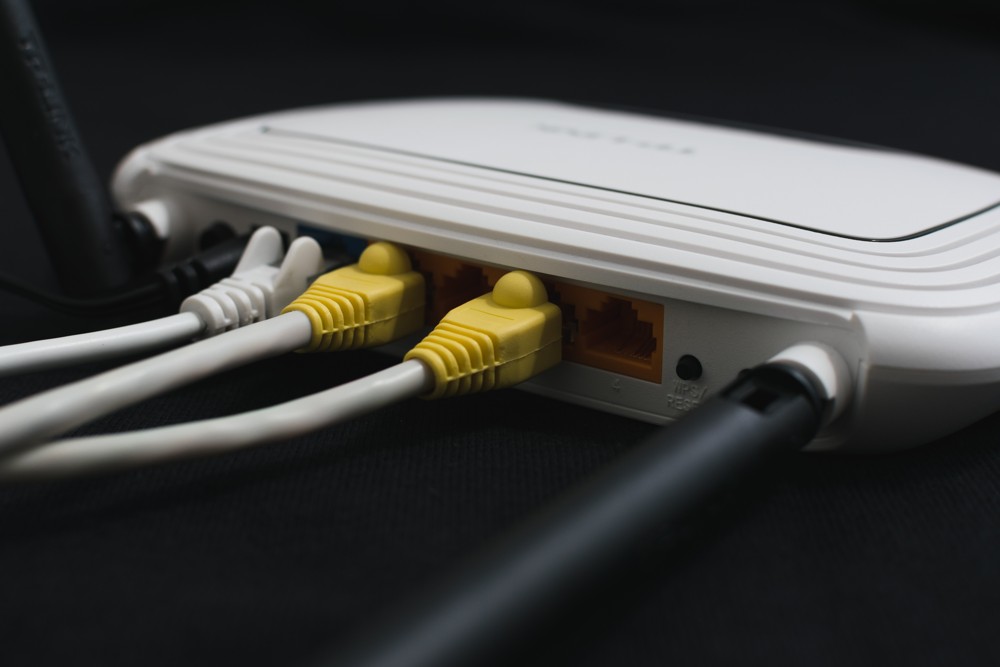 Der WLAN-Router sollte immer über ein Kabel eingerichtet werden. Foto: Pixabay