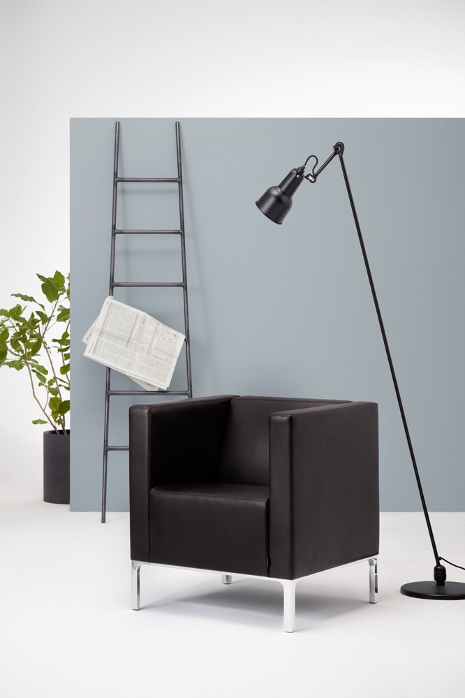 Der Sessel der Tasso 2.0-Linie überzeugt ebenso wie die Sofas mit voll umpolsterten Seiten- und Rückenwänden.