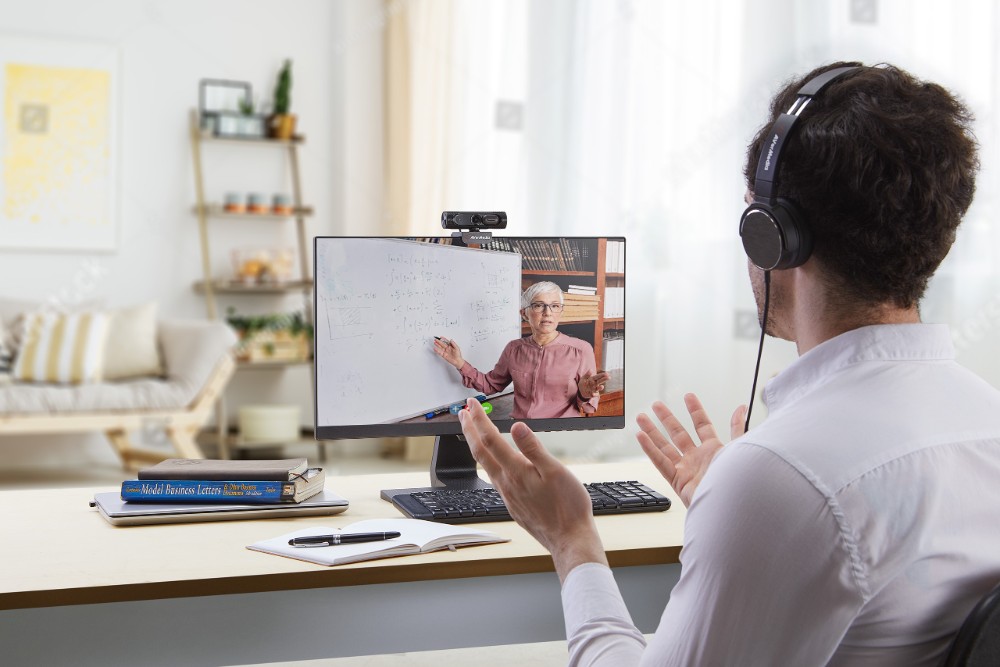 Kameras und Lautsprecher für Online-Meetings
