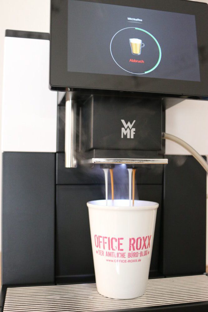 Die Kaffeespezialitäten mit Milch haben die Redaktion begeistert. Abbildung: OFFICE ROXX