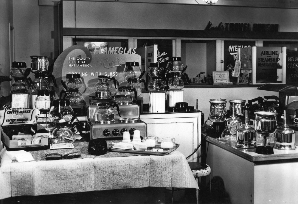 Mit der Filterkaffeekanne Low Boy gelingt Curtis 1955 der erste Produktmeilenstein. Abbildung: Wilbur Curtis