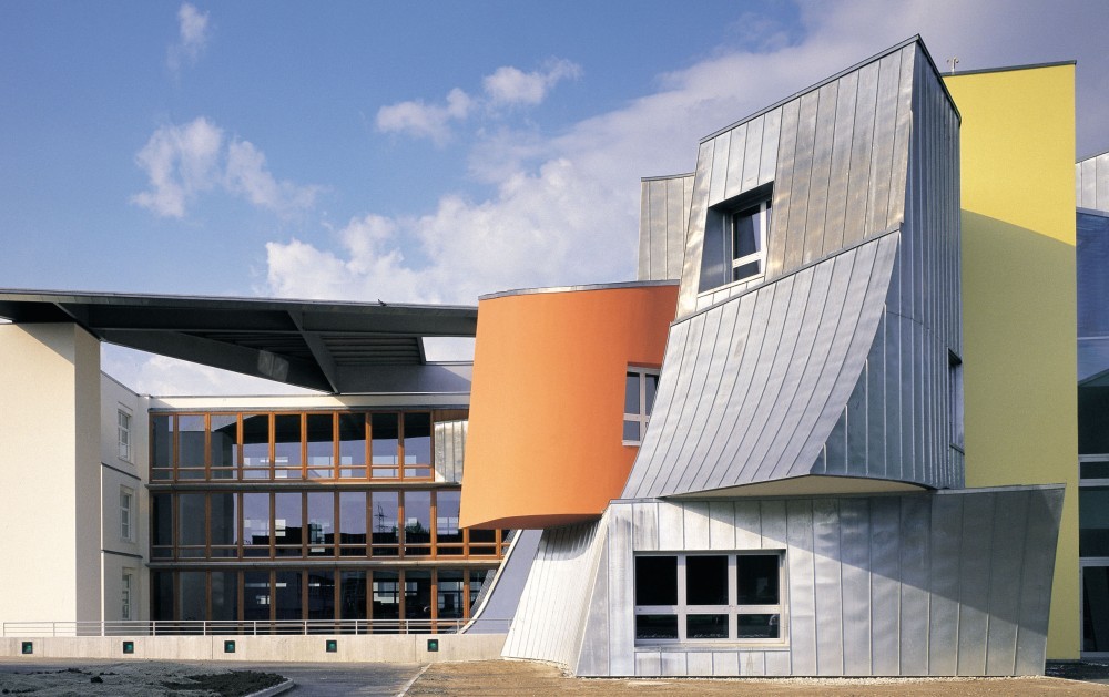 Vitra Center in Birsfelden/Basel, entworfen von Frank Gehry (1994). Abbildung: © Vitra, Foto: Richard Bryant