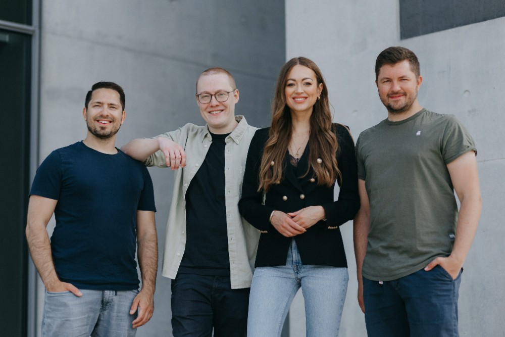 Das nuwo-Team: Benjamin Krüger, Jörn Depenbrock, Lisa Rosa Bräutigam, Philip Müller (v. l. n. r.). Abbildung nuwo.