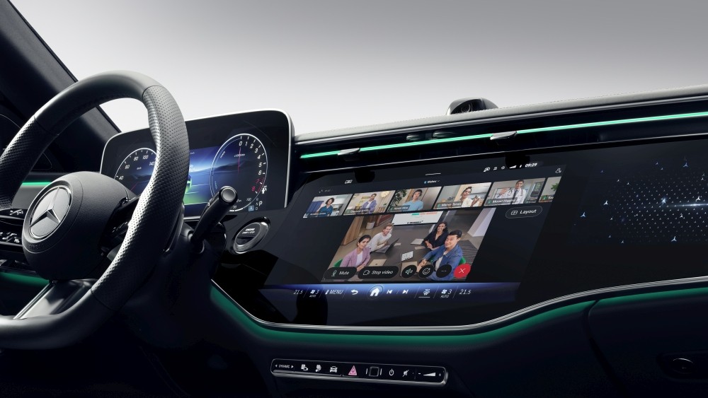 Die Videocall-Lösung Webex by Cisco steht für die neue E-Klasse von Mercedes-Benz zur Verfügung. Abbildung: Mercedes-Benz AG