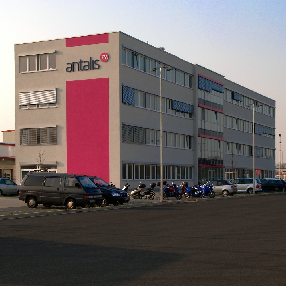 Die Antalis-Zentrale in Frechen befindet sich, logistisch ideal gelegen, am Kreuz Köln-West. Abbildung: Antalis