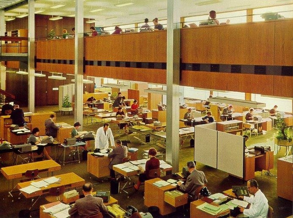 Das erste große Beratungsprojekt des QT sorgt für Aufmerksamkeit: Boehringer Mannheim (1958), organisatorische Planung einer Bürolandschaft. Abbildung: combine