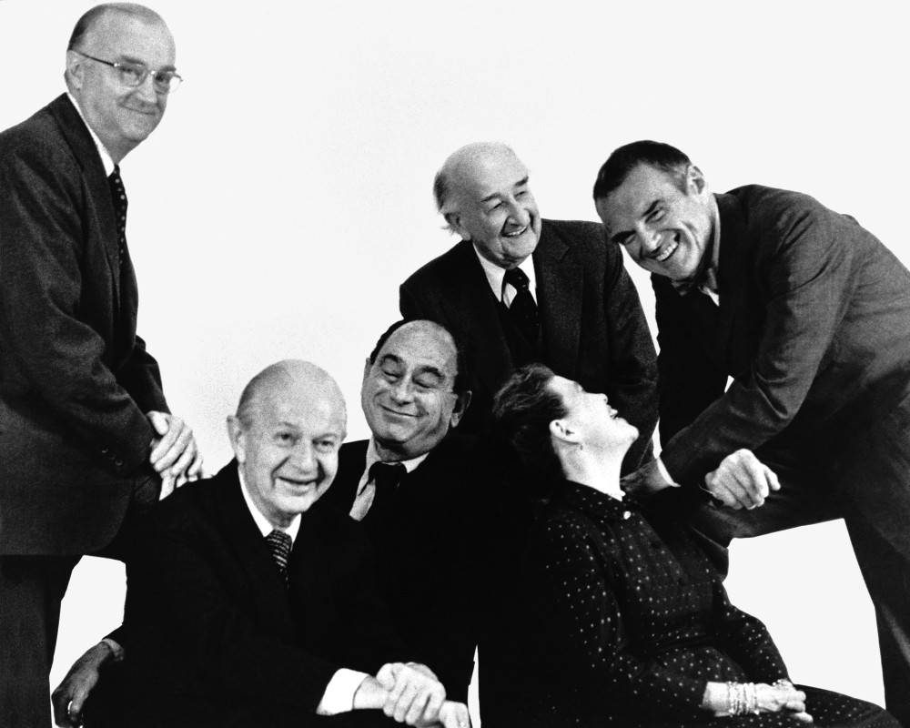 Designgrößen prägten Herman Miller: Robert Probst, Alexander Girard, George Nelson, Firmengründer D. J. De Pree, Ray und Charles Eames (v. l. n. r.). Abbildung: Herman Miller