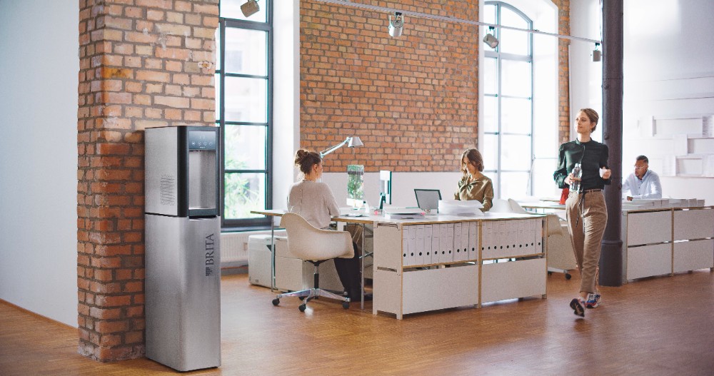 Die Versorgung des Teams mit frischem, hygienisch einwandfreiem Trinkwasser ist ein absolutes Muss im modernen Büro. Abbildung: Brita