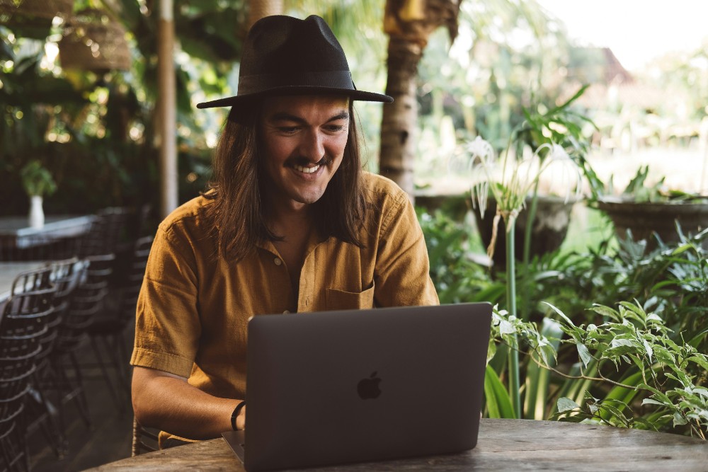 Tatsächlich ist das Gründen im Ausland für deutsche Staatsbürger oft überraschend einfach. Abbildung: Matheus de Souza, Unsplash