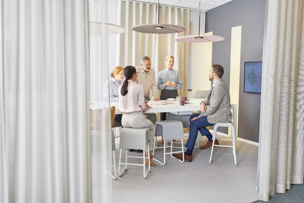 Das optimale Büro muss von den Bedarfen der Mitarbeitenden ausgehen, die ihre Aufgaben darin möglichst optimal erledigen können. Abbildung: Kinnarps
