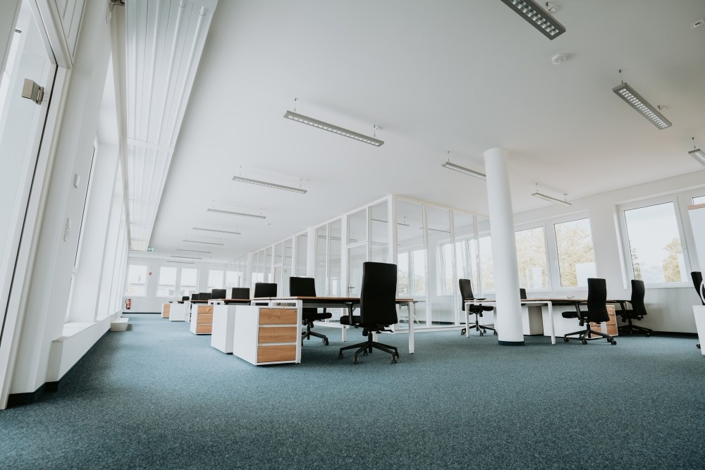 Gestaltung mit Weitblick: Der neue Unternehmenscampus kombiniert Ästhetik, Funktionalität und Nachhaltigkeit. Abbildung: Fenyx