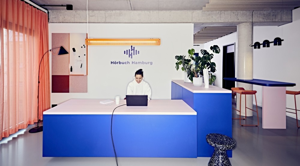 Das konsequente Gestaltungsprinzip prägt Einbauten, Oberflächen, Licht, Technik und Textilien bis ins kleinste Detail. Abbildung: Mark Seelen Photography