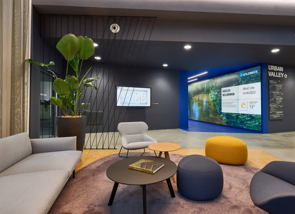 Moderne Präsentationstechnik macht das Gebäude zum lebendigen Showpiece. Abbildung: Goldbeck GmbH