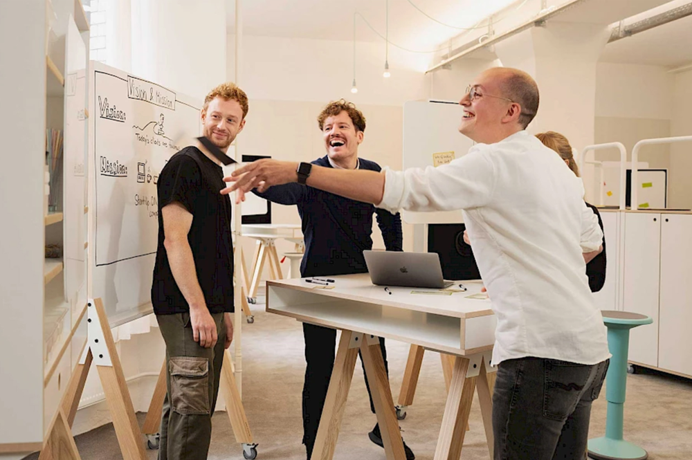 Hybrides Arbeiten, KI und Nachhaltigkeit sollen die Büroeinrichtung 2026 prägen. Abbildung: Insterstuhl