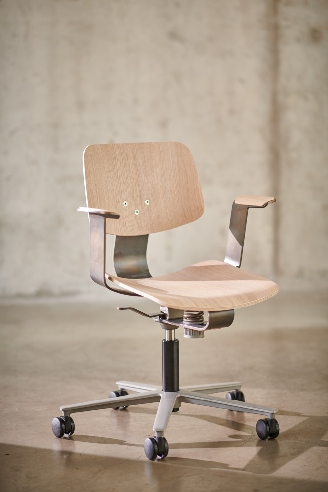 Im Redaktionstest: der Drehstuhl WiChair von Wilkhahn. UVP (netto): ab 629 Euro. Abbildung: Wilkhahn