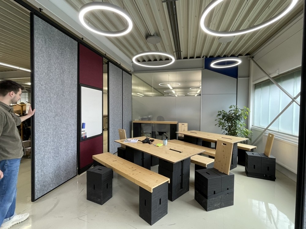 Mobile Xbrick-Möblierung unterstützt die flexible Nutzung der Fläche. Abbildung: WP Westermann Products