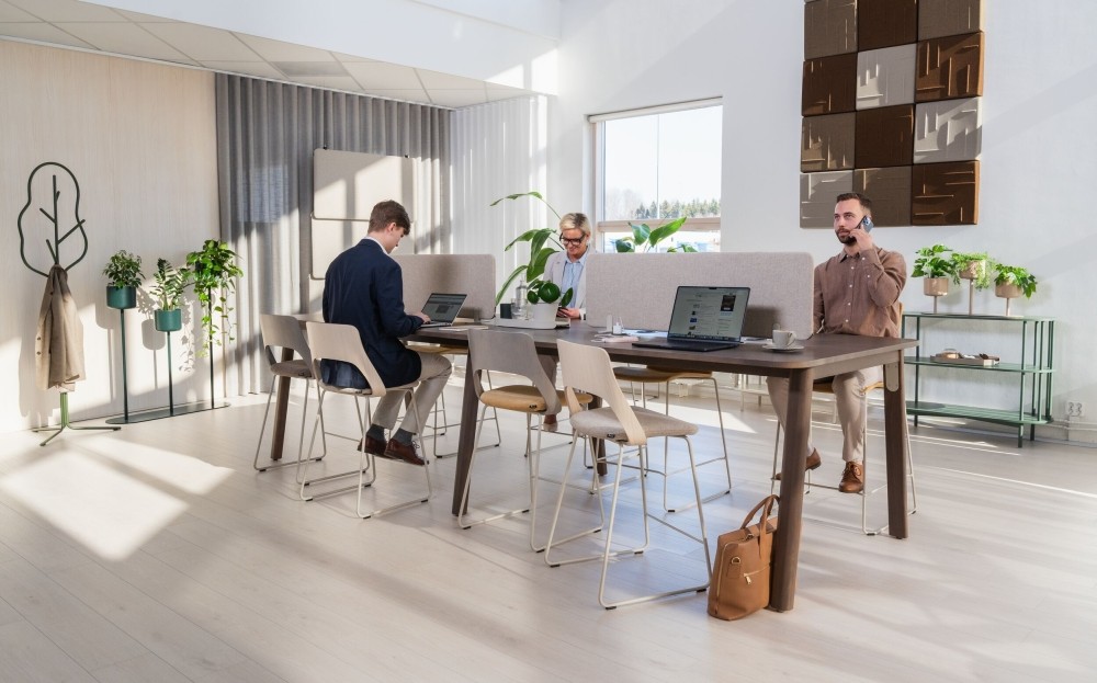Für maximale Flächeneffizienz vereint die Worklounge unterschiedlichste Tätigkeiten auf smarter Grundfläche. Abbildung: Kinnarps