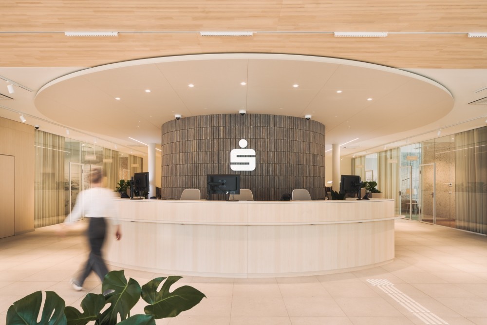 Ein Konzept, das Customer Experience und die Employee Experience vereint: die Filiale der Sparkasse Hegau-Bodensee. Abbildung: Angela Lamprecht