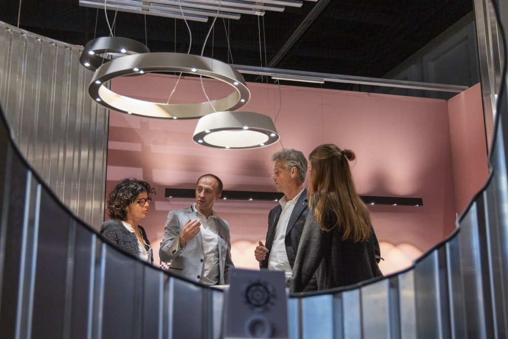 Orgatec 2026: 12 Aussteller blicken voraus Die Orgatec ist der globale Branchentreffpunkt für alle, die Arbeits- und Contract-Welten neu denken und gestalten. Abbildung: Koelnmesse, HanneEngwald